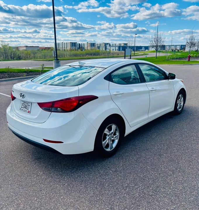 2014 Hyundai Elantra - Image 5 of 11