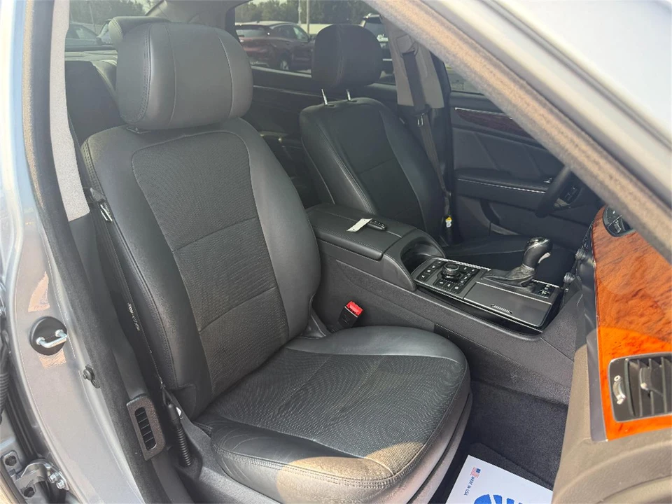 2014 Hyundai Equus - Image 15 of 31
