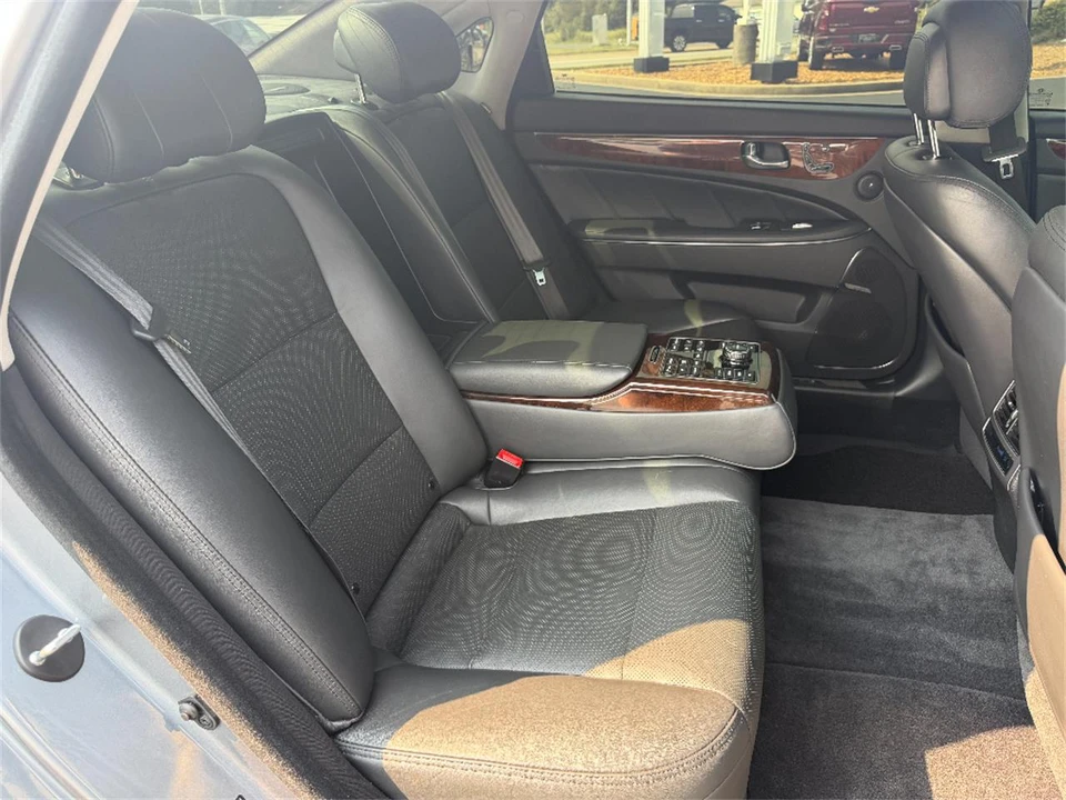 2014 Hyundai Equus - Image 19 of 31