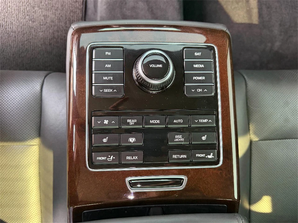 2014 Hyundai Equus - Image 23 of 31