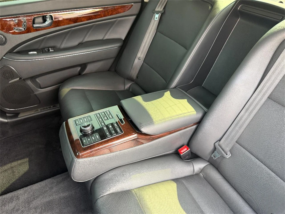 2014 Hyundai Equus - Image 22 of 31