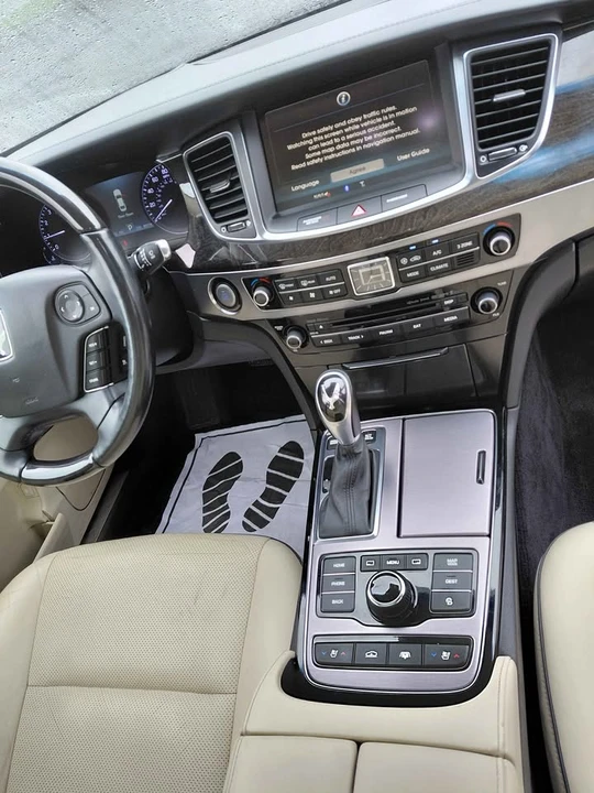 2014 Hyundai Equus - Image 13 of 17