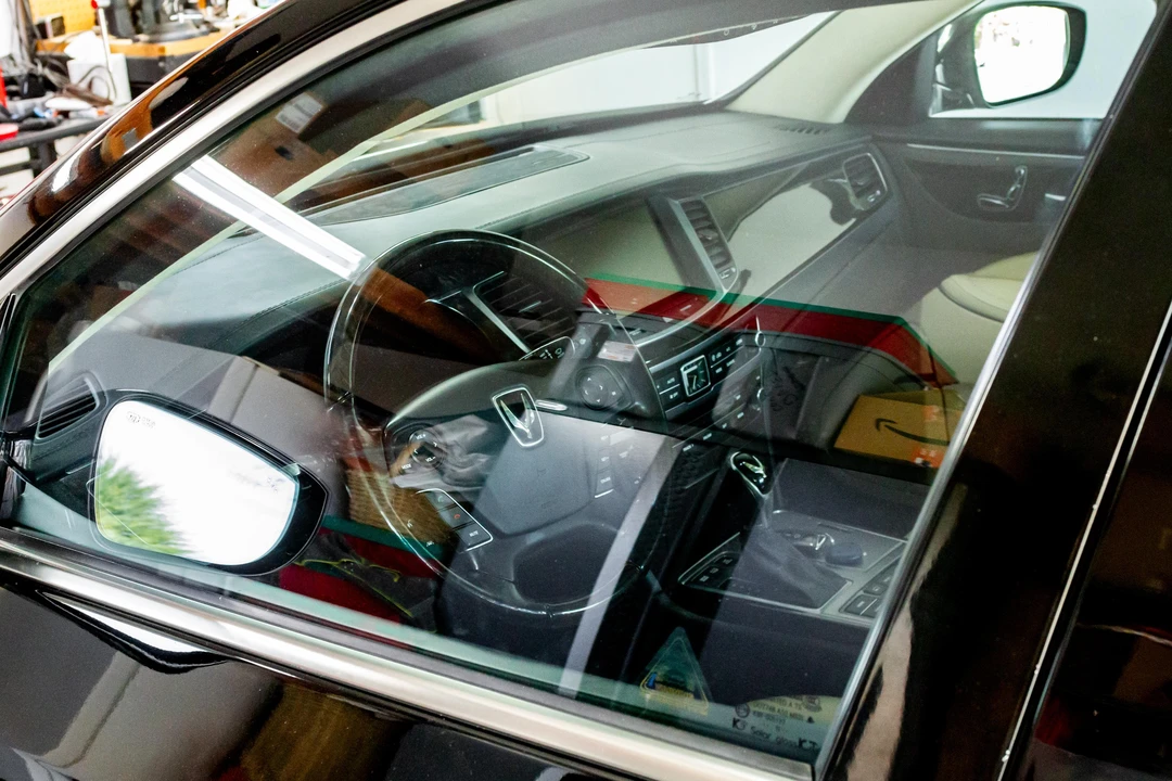 2014 Hyundai Equus - Image 16 of 25