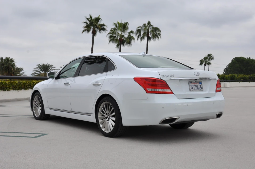 2014 Hyundai Equus - Image 12 of 31