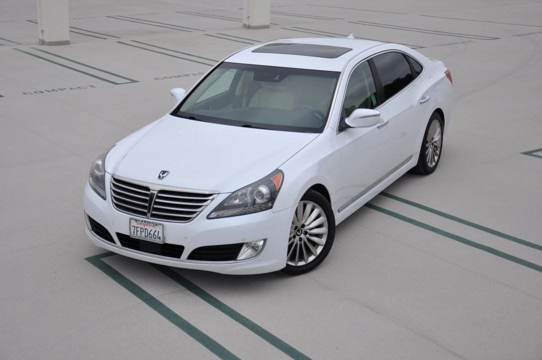 2014 Hyundai Equus - Image 2 of 31