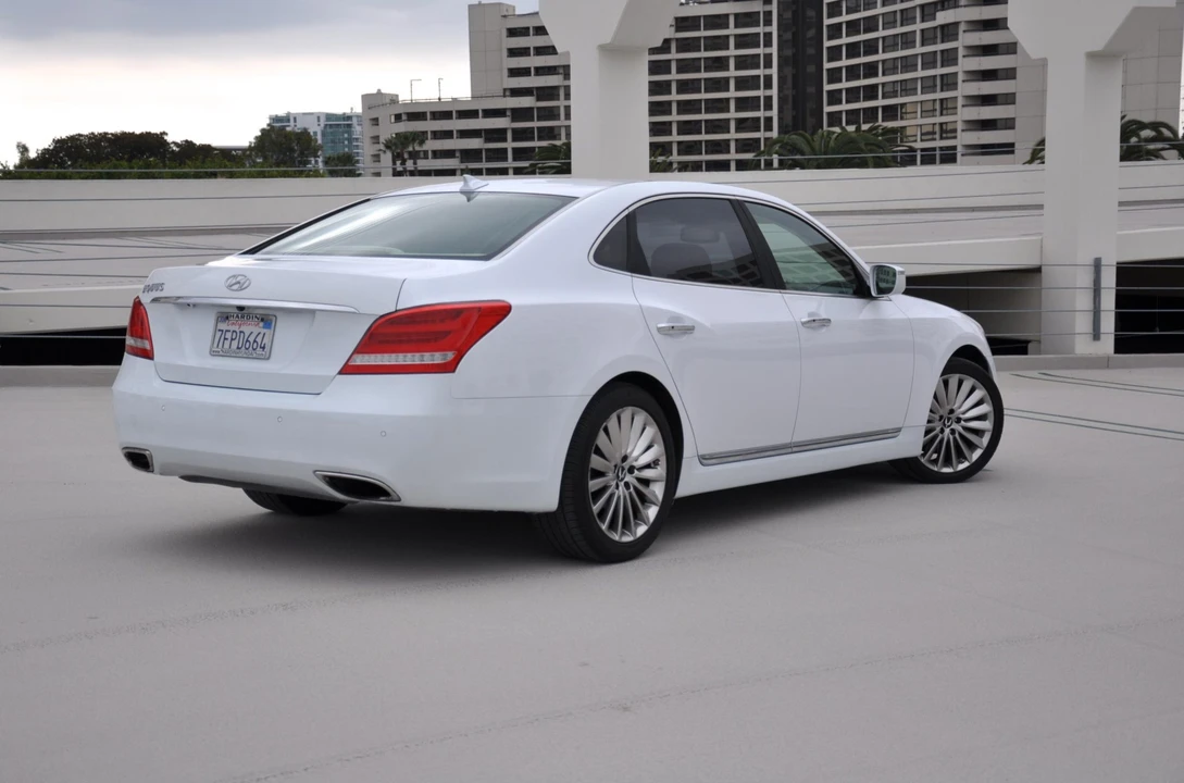 2014 Hyundai Equus - Image 15 of 31