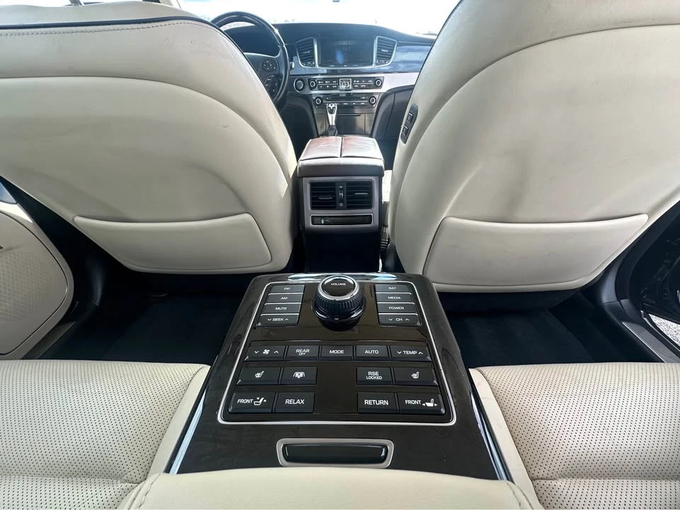 2014 Hyundai Equus - Image 10 of 12
