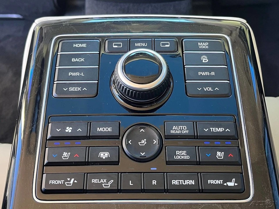 2014 Hyundai Equus - Image 18 of 21