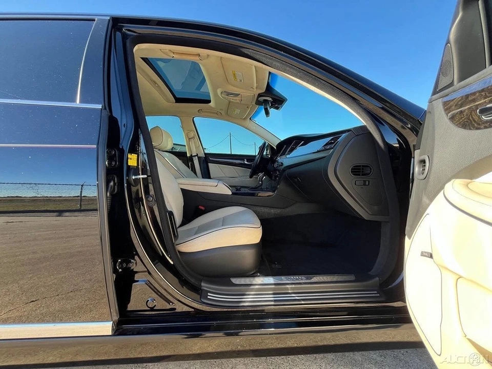 2014 Hyundai Equus - Image 13 of 21