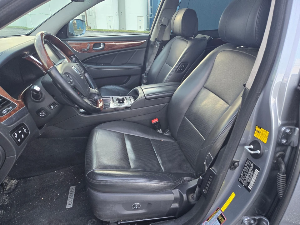 2014 Hyundai Equus - Image 25 of 31