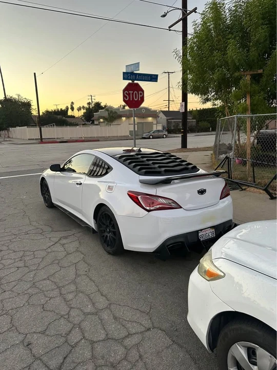 2014 Hyundai Genesis - Image 4 of 6