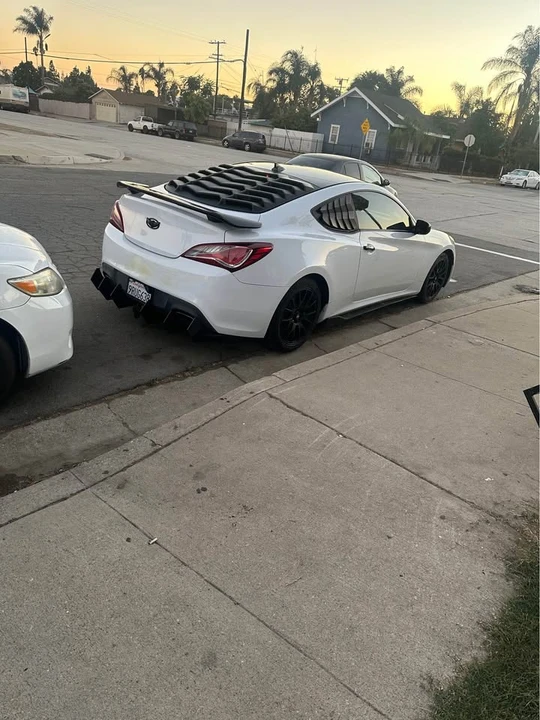 2014 Hyundai Genesis - Image 5 of 6
