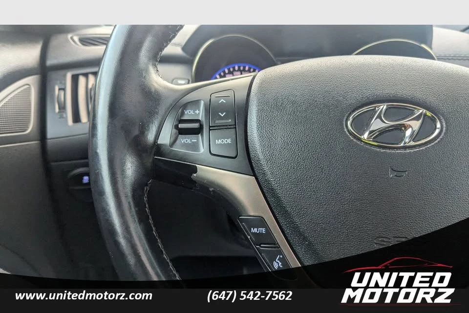 2014 Hyundai Genesis - Image 16 of 20