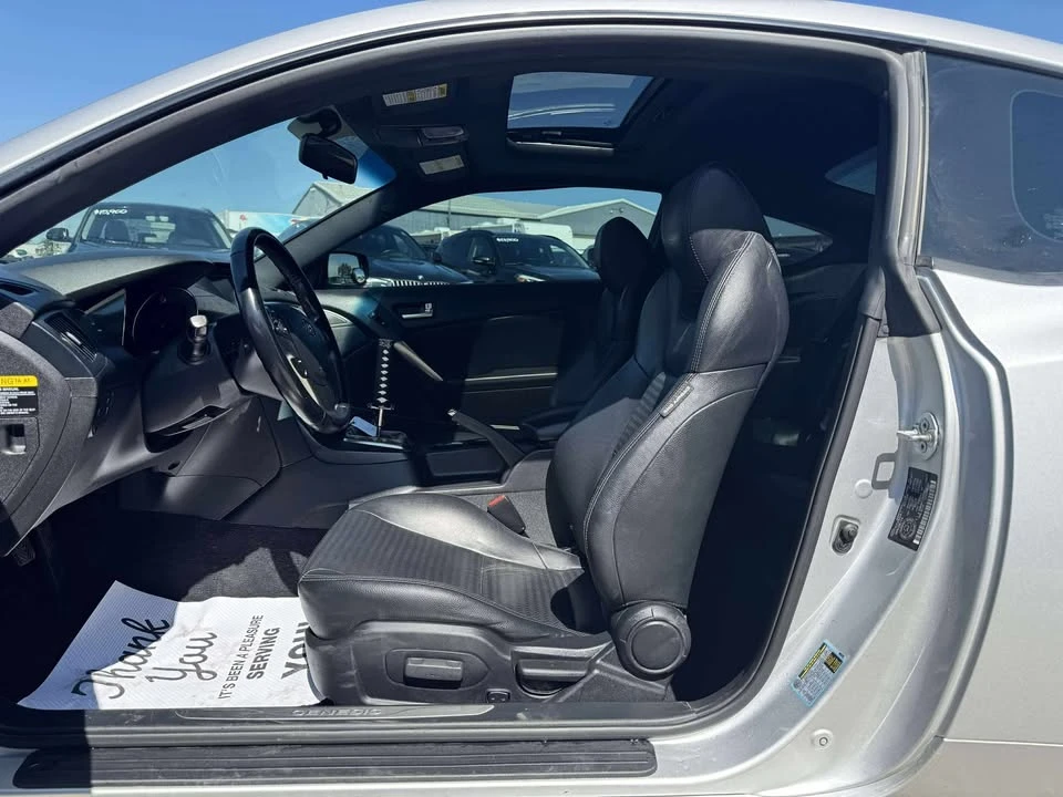 2014 Hyundai Genesis - Image 6 of 17