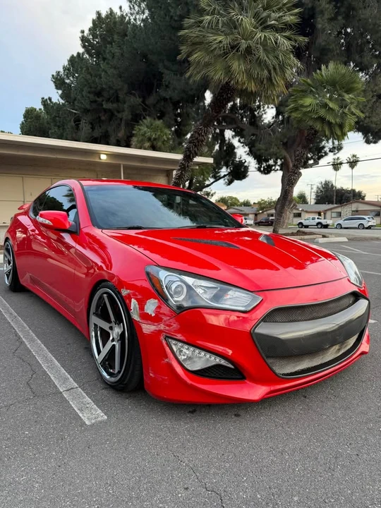2014 Hyundai Genesis - Image 2 of 7