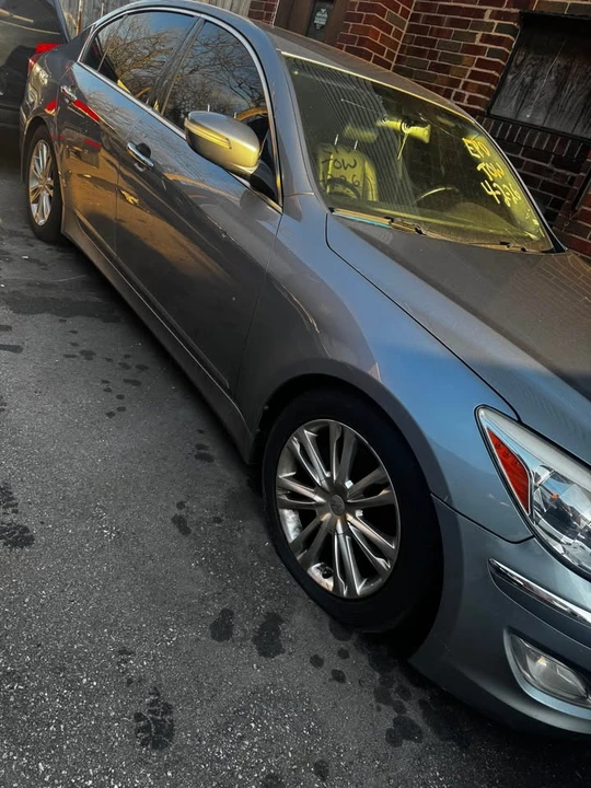 2014 Hyundai Genesis - Image 6 of 8