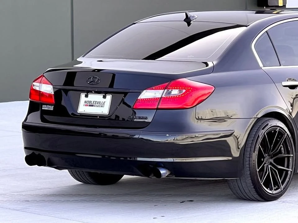 2014 Hyundai Genesis - Image 8 of 20