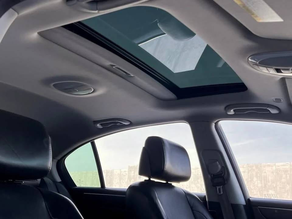 2014 Hyundai Genesis - Image 18 of 20