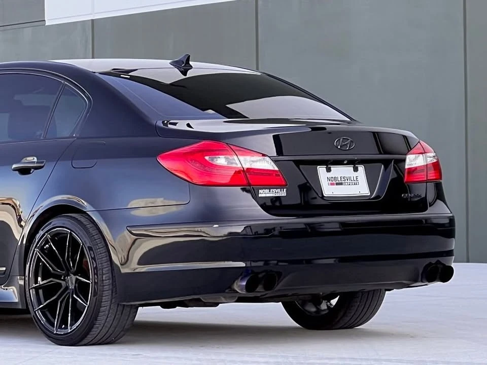 2014 Hyundai Genesis - Image 9 of 20