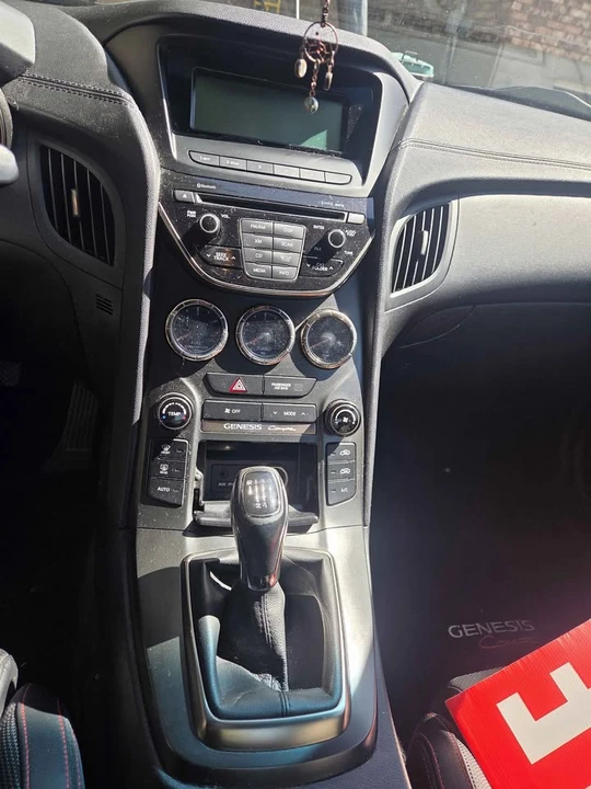 2014 Hyundai Genesis - Image 9 of 9