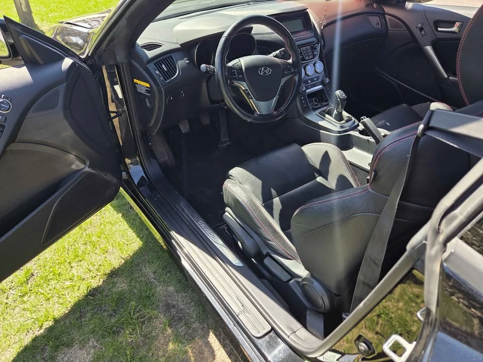 2014 Hyundai Genesis - Image 4 of 9