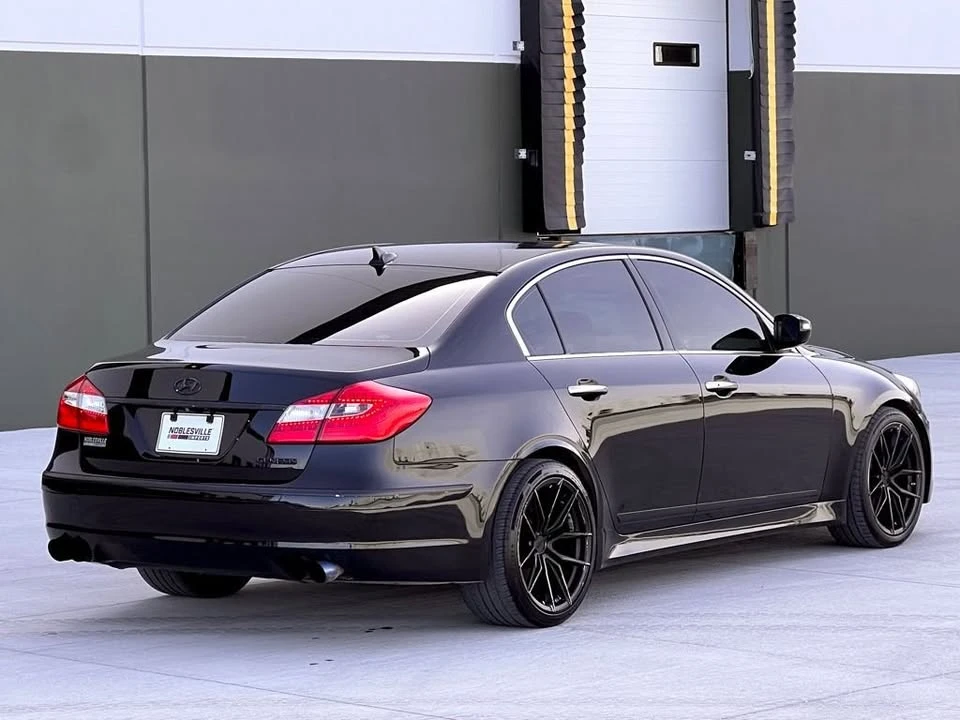 2014 Hyundai Genesis - Image 2 of 20
