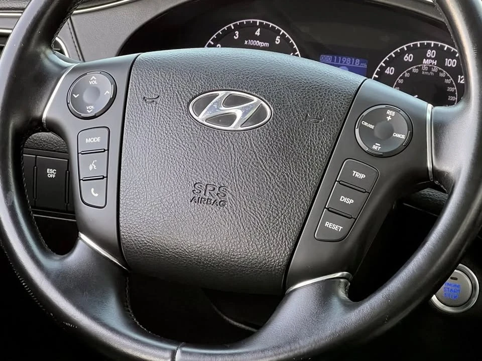 2014 Hyundai Genesis - Image 19 of 20
