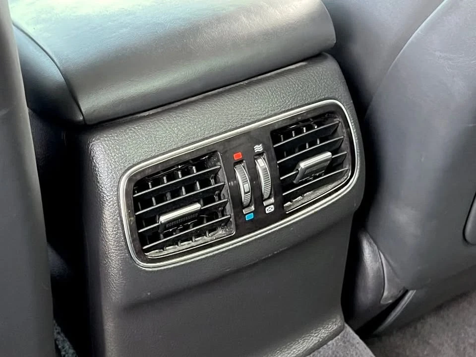 2014 Hyundai Genesis - Image 15 of 20