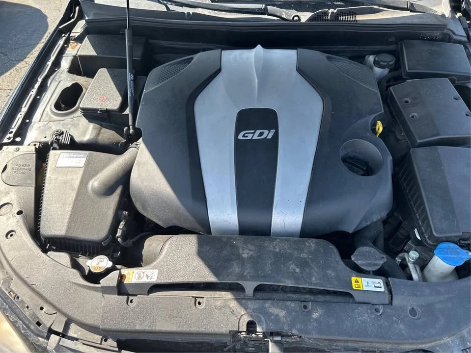 2014 Hyundai Genesis - Image 18 of 20