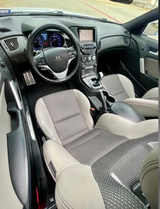 2014 Hyundai Genesis - Image 8 of 11