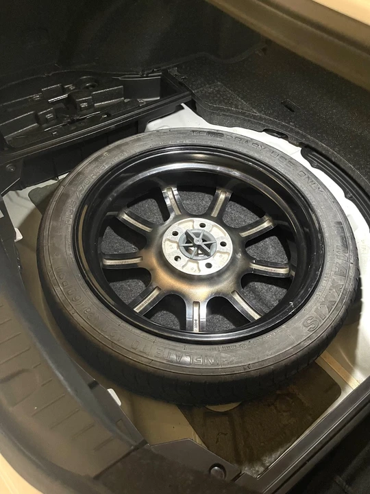 2014 Hyundai Genesis - Image 17 of 19