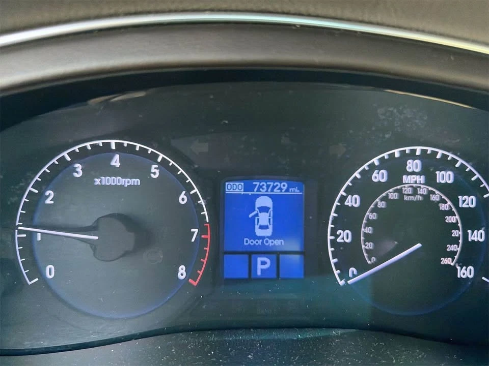2014 Hyundai Genesis - Image 8 of 8
