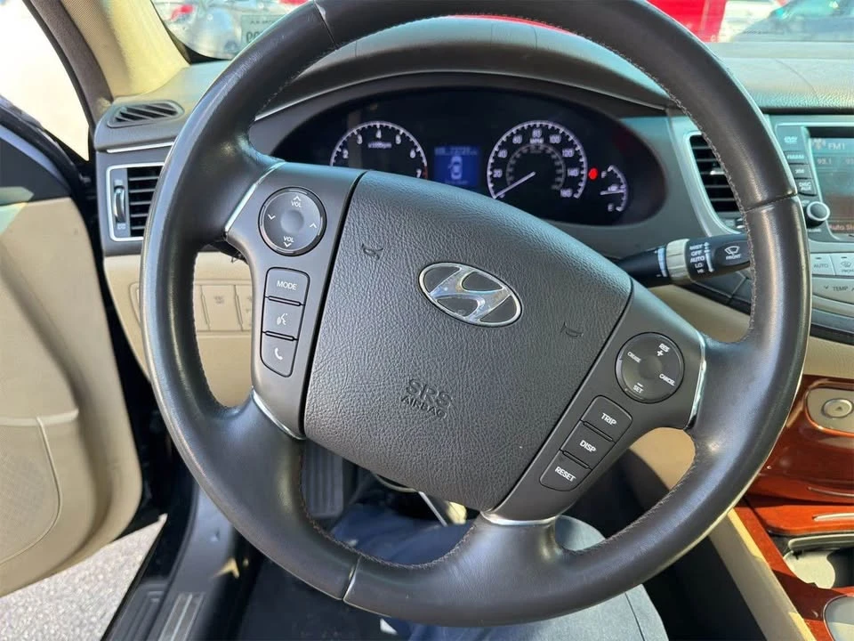 2014 Hyundai Genesis - Image 5 of 8
