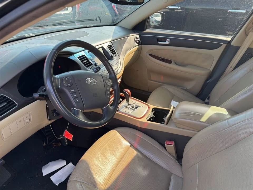 2014 Hyundai Genesis - Image 6 of 8