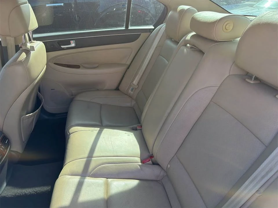 2014 Hyundai Genesis - Image 7 of 8