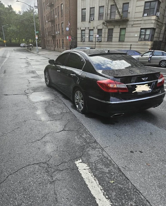 2014 Hyundai Genesis - Image 5 of 15