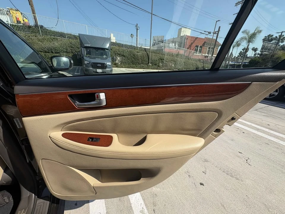 2014 Hyundai Genesis - Image 8 of 16