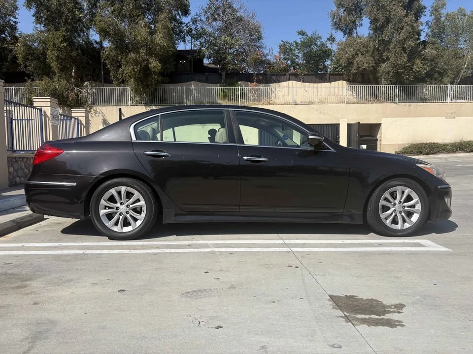 2014 Hyundai Genesis - Image 14 of 16