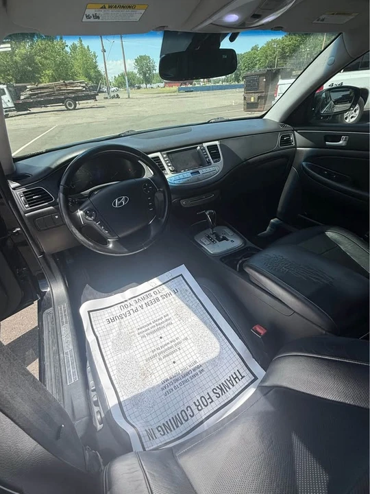 2014 Hyundai Genesis - Image 12 of 20