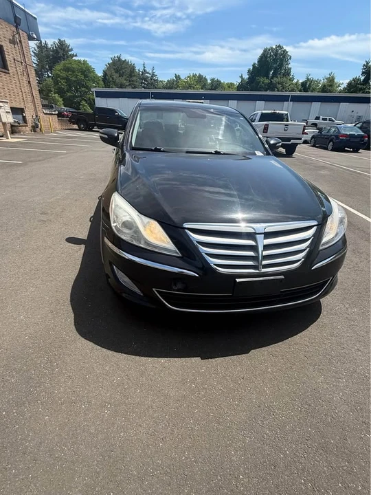 2014 Hyundai Genesis - Image 9 of 20