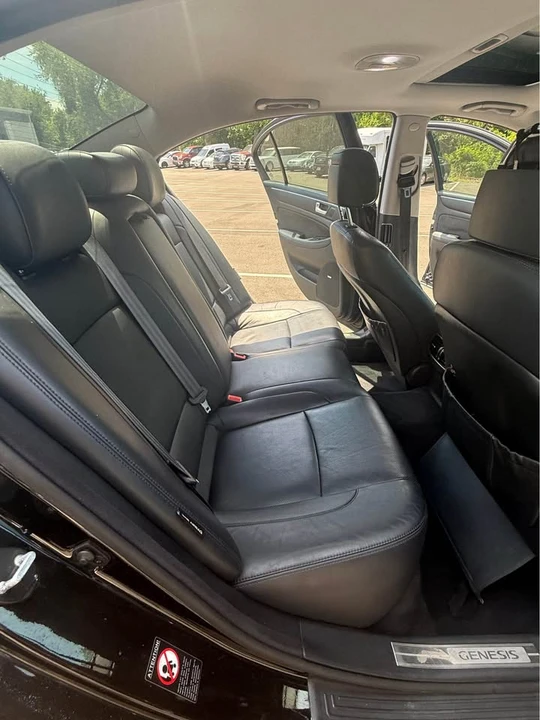 2014 Hyundai Genesis - Image 14 of 20