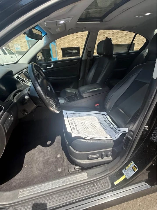 2014 Hyundai Genesis - Image 11 of 20