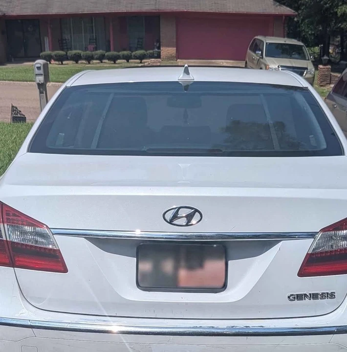 2014 Hyundai Genesis - Image 3 of 8