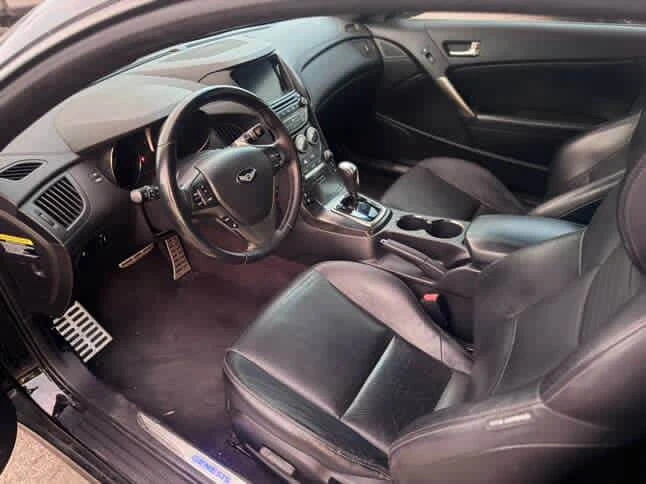 2014 Hyundai Genesis - Image 9 of 12