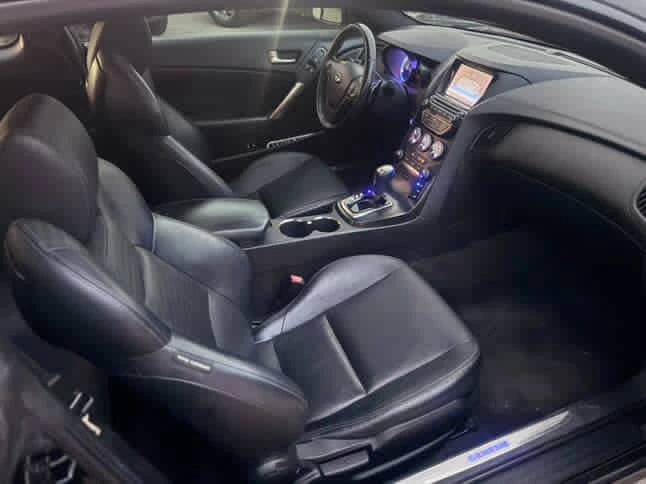 2014 Hyundai Genesis - Image 11 of 12