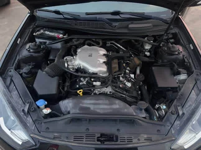 2014 Hyundai Genesis - Image 10 of 12