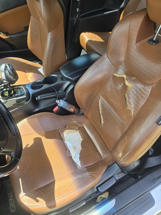 2014 Hyundai Genesis - Image 5 of 7