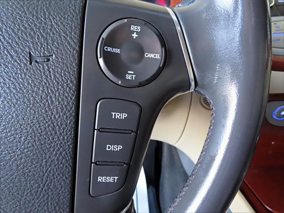 2014 Hyundai Genesis - Image 12 of 18