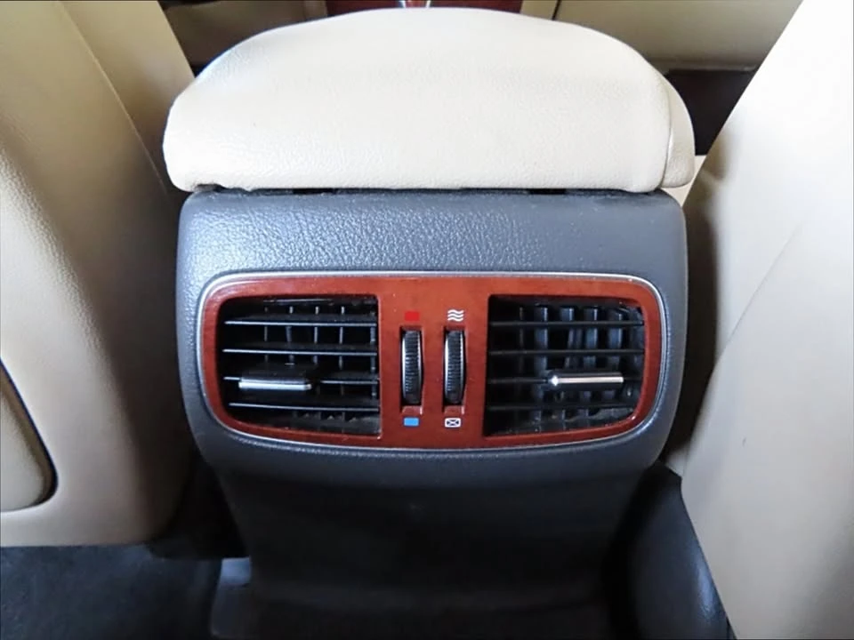 2014 Hyundai Genesis - Image 8 of 18
