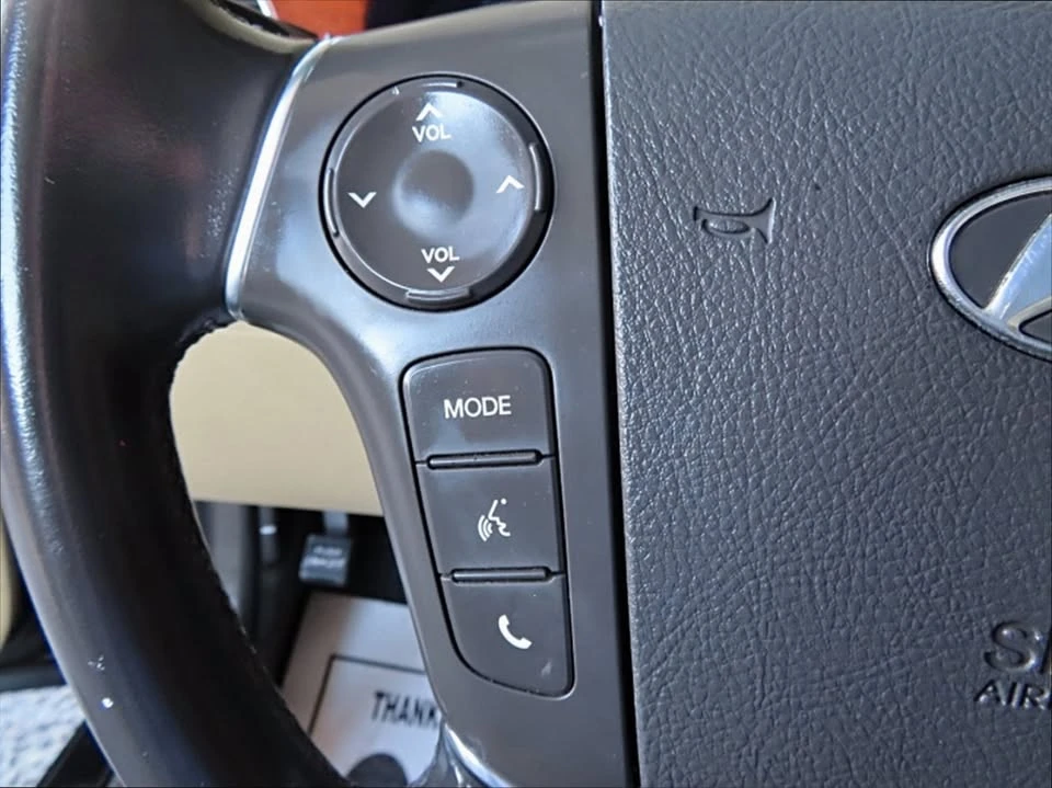 2014 Hyundai Genesis - Image 11 of 18